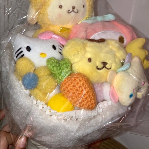 Sanrio/hello kitty/my melody/kuromi/cinnamaroll bouquet - Picture 4 of 6